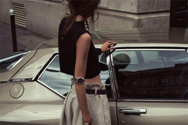 纸袋裤配什么上衣,纸袋裤适合什么人穿