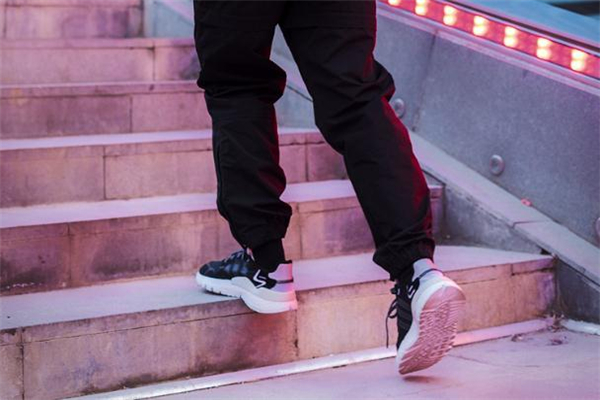 阿迪nite jogger介绍,nite jogger鞋舌