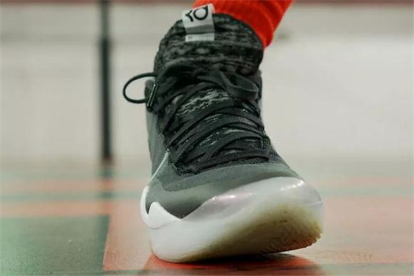 詹17好还是kd13,詹姆斯17和kd13对比