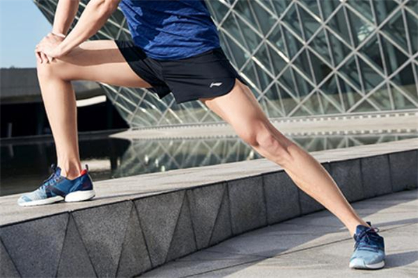 李宁超轻16代跑鞋测评,李宁超轻17和16买哪个好 李宁超轻16代跑鞋测评,李宁超轻17和16买哪个好