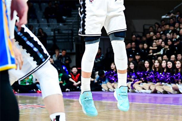 郭艾伦球鞋aj33,郭艾伦aj34上脚 郭艾伦球鞋aj33,郭艾伦aj34上脚