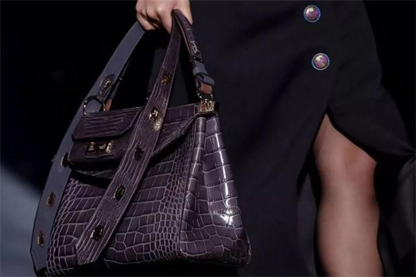 包包回收高价,快递包装回收影响因素 包包回收高价,快递包装回收影响因素