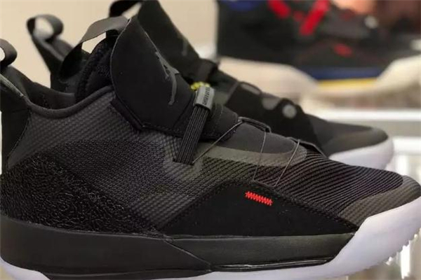 aj33鞋带容易断吗,aj33鞋带断了