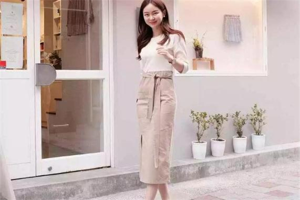 奶茶色搭配白色好看吗,奶茶色搭配什么颜色