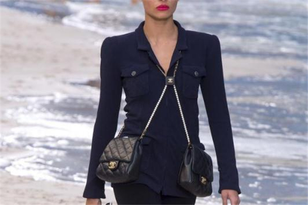 香奈儿斜挎包最新款,香奈儿斜挎包包