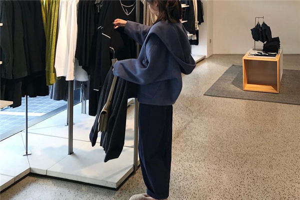 萝卜裤配什么衣服好看,萝卜裤怎么搭配