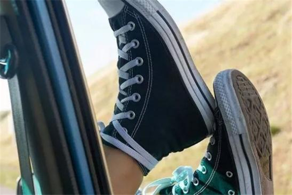 匡威1970s鞋带绑法,匡威系鞋带到后面