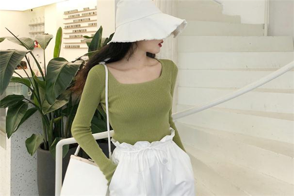 草绿色配什么颜色好看图片,深绿色配什么颜色好看图片