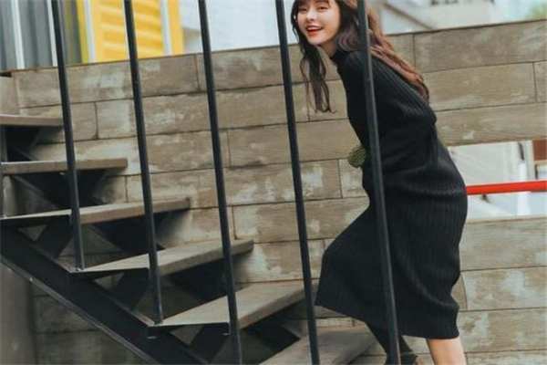 什么颜色的毛衣显瘦,显瘦的毛衣款式