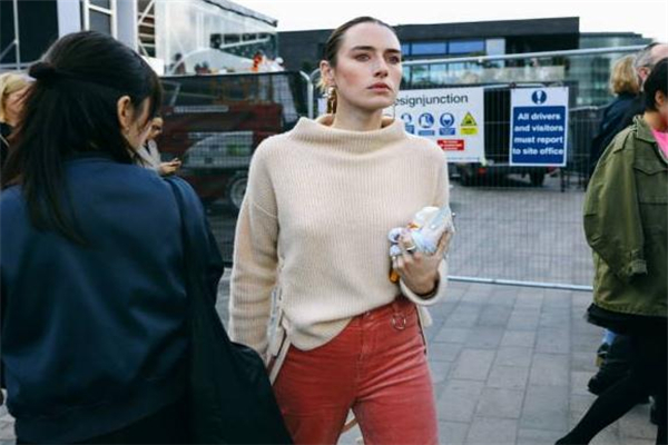 燕麦色和米色一样吗,燕麦色是米色吗 燕麦色和米色一样吗,燕麦色是米色吗