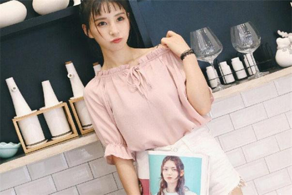 雪纺衫太透了怎么搭配,针织衫太透了怎么搭配