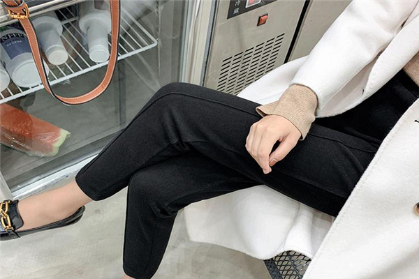 毛呢裤粘毛怎么处理,呢子裤子粘毛怎么办