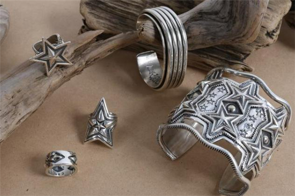 cody sanderson是什么牌子,cody sanderson和克罗心