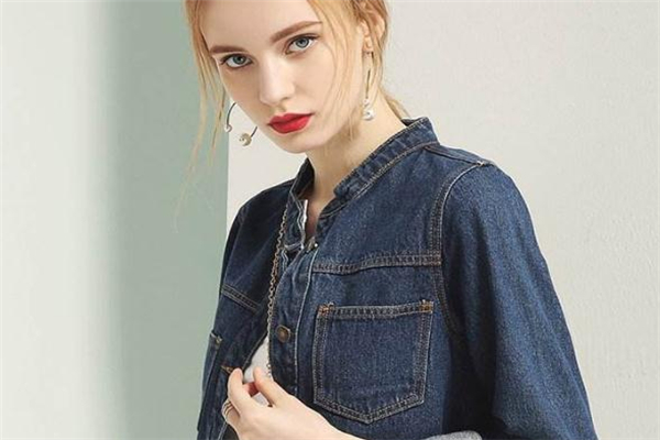 牛仔裤用洗衣机洗会变形吗,牛仔外套洗衣机洗变形了怎么办