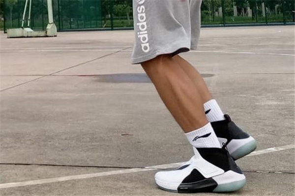 李宁驭帅12怎么样,李宁的驭帅11适合后卫吗