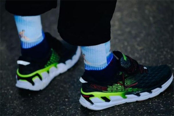 hoka one one跑鞋怎么样,hoka one one碳板跑鞋