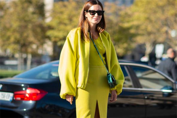 荧光色外套怎么搭配,荧光衣和反光衣哪个好