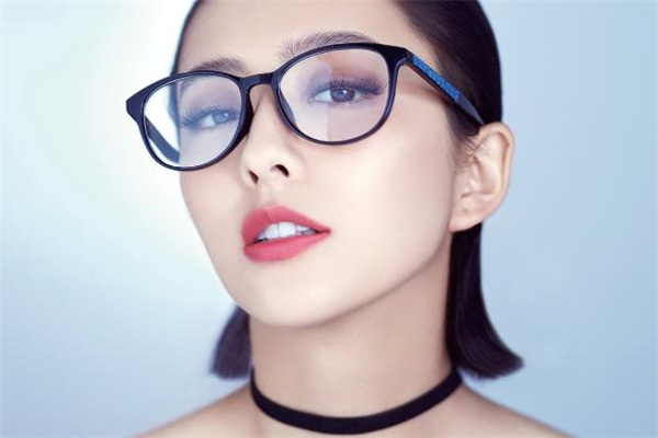 派丽蒙眼镜怎么样,派丽蒙眼镜算不算高档