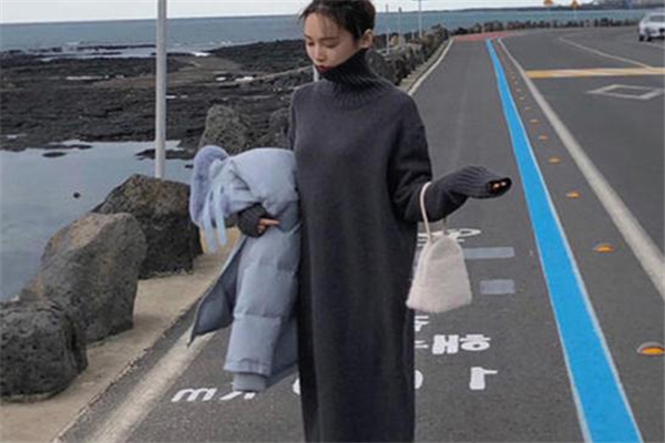 毛衣裙配什么样的外套,毛衣连衣裙配什么外套
