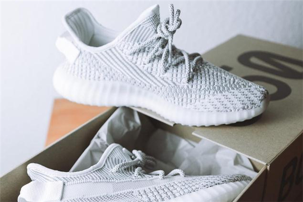 椰子350最受欢迎的颜色,椰子350哪个配色最好看 椰子350最受欢迎的颜色,椰子350哪个配色最好看