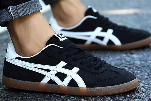 鬼冢虎和耐克哪个舒服,鬼冢虎和耐克哪个好