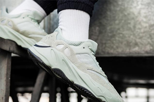 yeezy700海盐真假对比,yeezy500海盐