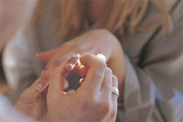 30分钻戒大概价格,30分的钻戒市场价多少钱