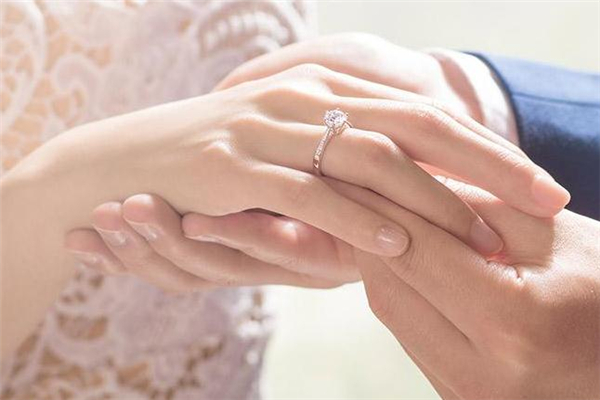 40分钻戒价位,决定钻石价格的因素