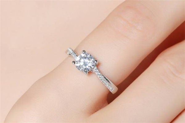 钻戒分越高越值钱吗,钻戒分数的意义 钻戒分越高越值钱吗,钻戒分数的意义