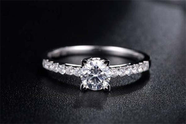50分钻戒大概价位,钻戒买50分还是60分