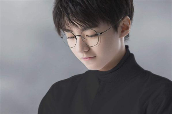 暴龙眼镜如何查询真伪,暴龙眼镜真伪查询电话