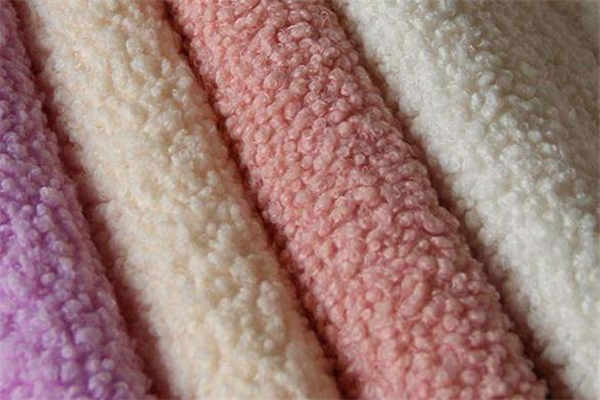 关于颗粒绒的面料知识,什么是颗粒绒面料