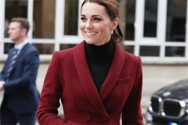 红小丑和透红小丑区别,番茄小丑和红小丑的区别