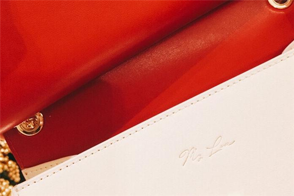 小ck情人节限定爱心包2019,小ck情人节限定包2020多少钱