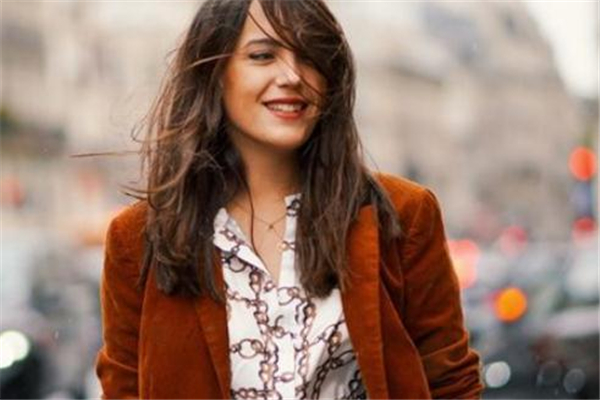 枫叶红衣服是什么颜色,衣服枫叶黄是什么颜色