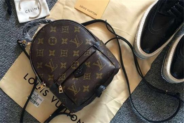 lv包包五金掉色正常吗,正品lv的包五金掉色吗