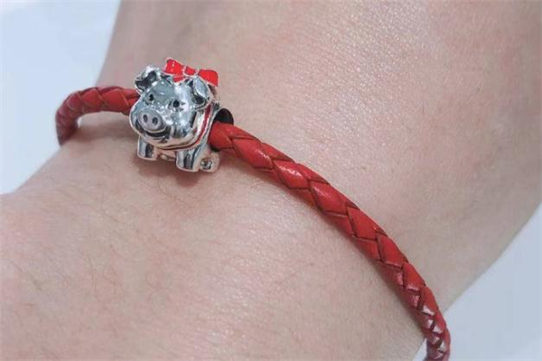 潘多拉红绳手链怎么戴,潘多拉手链编绳款式