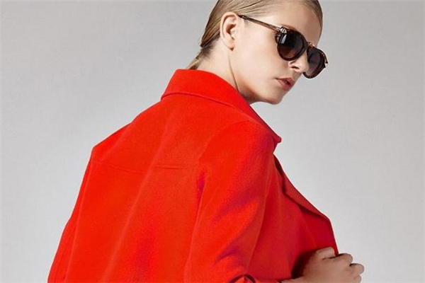 羊毛皮大衣在家怎么清洗,羊毛大衣怎么洗?