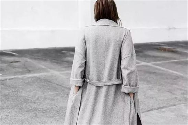 双面呢大衣褪色怎么办,双面呢大衣掉色第一次穿着掉色