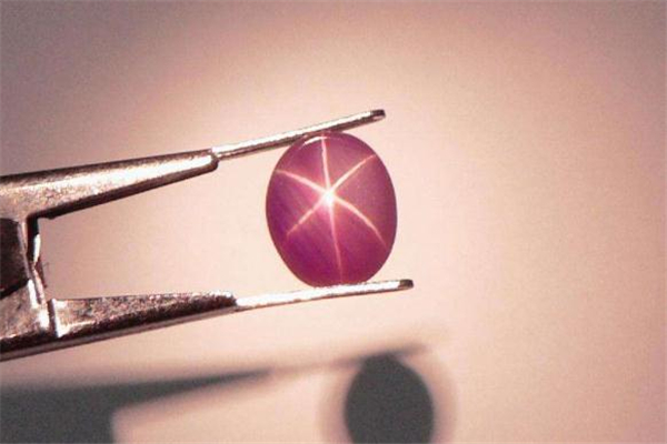 星光红宝石值钱吗,星光红宝石不值钱