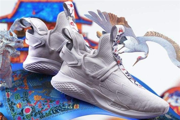 李宁刺绣鞋,李宁追本溯源鞋子图片