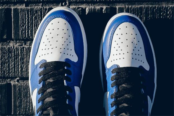 aj1大闪电和小闪电哪个好看,aj1小闪电和大闪电区别