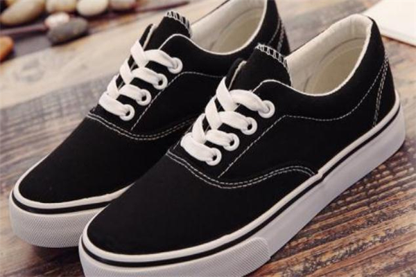 帆布鞋生锈怎么洗干净,帆布鞋上的污渍怎么洗 帆布鞋生锈怎么洗干净,帆布鞋上的污渍怎么洗