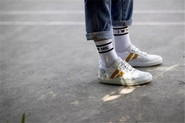 帆布鞋搭配什么袜子好看,帆布鞋搭配什么袜子好看女 帆布鞋搭配什么袜子好看,帆布鞋搭配什么袜子好看女