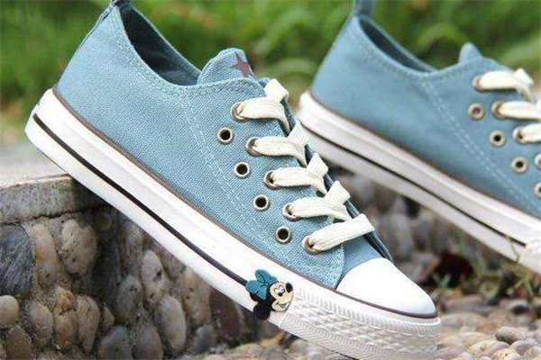帆布鞋和布鞋有什么区别,布鞋和帆布鞋一样吗