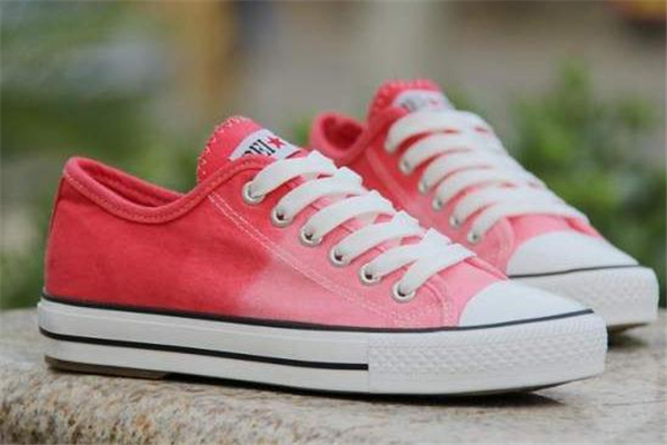 帆布鞋容易臭怎么办,帆布鞋容易臭吗 帆布鞋容易臭怎么办,帆布鞋容易臭吗