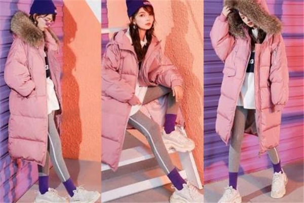 粉色长款羽绒服怎么搭配,粉色长款羽绒服搭配什么裤子