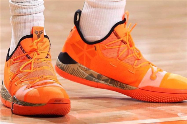 篮球鞋可以踢足球吗,篮球鞋可以用来踢足球吗