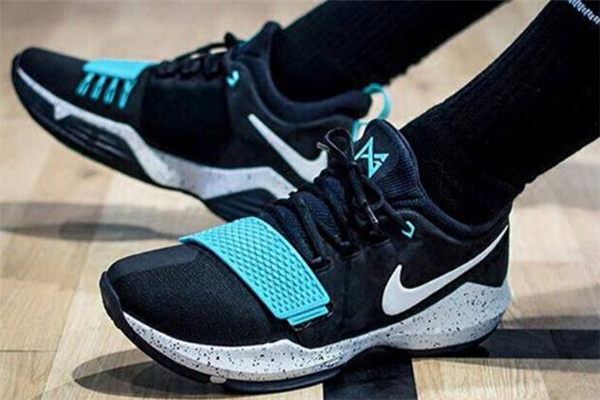 篮球鞋紧点好还是松点好,篮球鞋要紧点还是松点