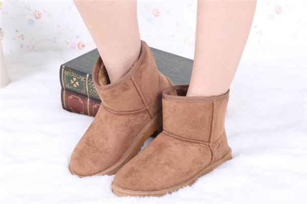 雪地靴贵的和便宜的区别,雪地靴贵吗